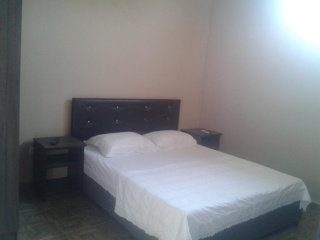 Maxim Mini Hotell Batumi Rum bild