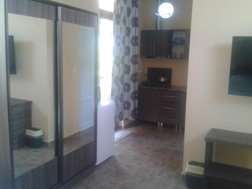 Maxim Mini Hotell Batumi Rum bild