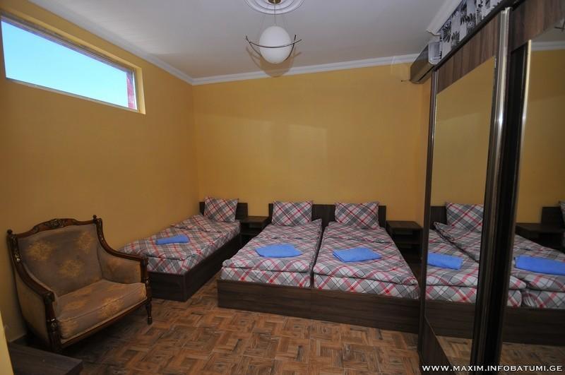 Maxim Mini Hotell Batumi Exteriör bild
