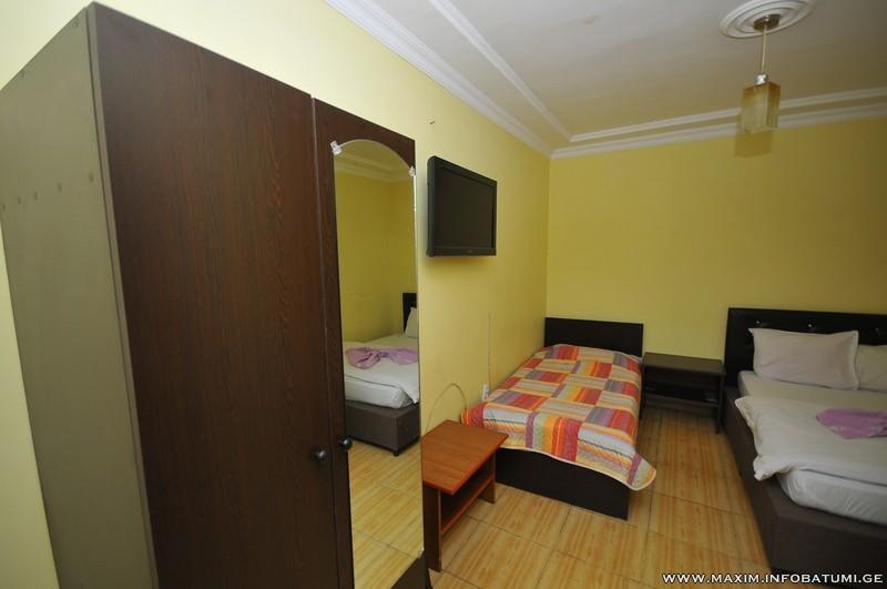 Maxim Mini Hotell Batumi Exteriör bild